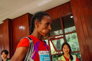 BIB: 3200
                            <button type="button" onclick="openModal(24994878)" class="btn btn-primary btn-sm float-right btn-popup" data-toggle="modal" data-target=".modal-high-quality">
                        <i class="fas fa-shopping-cart"></i> Add to Cart
                    </button>
                                            <button type="button" onclick="isThisMe(24994878, true)" class="btn btn-success btn-sm float-right btn-popup btn-isme hidden" data-toggle="tooltip" data-placement="bottom" title="นี่คือรูปของคุณใช่ไหม คลิกที่นี่เพื่อเอาเข้าอัลบั้ม">
                        <i class="fas fa-plus"></i> Add to album
                    </button>
                    <button type="button" onclick="isThisMe(24994878, false)" class="btn btn-warning btn-sm float-right btn-popup btn-isnotme hidden">
                        <i class="fas fa-ban"></i> Remove from album
                    </button>