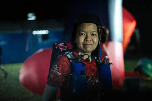 BIB: 00000
                            <button type="button" onclick="openModal(25021213)" class="btn btn-primary btn-sm float-right btn-popup" data-toggle="modal" data-target=".modal-high-quality">
                        <i class="fas fa-shopping-cart"></i> Add to Cart
                    </button>
                                            <button type="button" onclick="isThisMe(25021213, true)" class="btn btn-success btn-sm float-right btn-popup btn-isme hidden" data-toggle="tooltip" data-placement="bottom" title="นี่คือรูปของคุณใช่ไหม คลิกที่นี่เพื่อเอาเข้าอัลบั้ม">
                        <i class="fas fa-plus"></i> Add to album
                    </button>
                    <button type="button" onclick="isThisMe(25021213, false)" class="btn btn-warning btn-sm float-right btn-popup btn-isnotme hidden">
                        <i class="fas fa-ban"></i> Remove from album
                    </button>