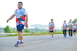 BIB: 6288, 6094, 413
                            <button type="button" onclick="openModal(5852923)" class="btn btn-primary btn-sm float-right btn-popup" data-toggle="modal" data-target=".modal-high-quality">
                        <i class="fas fa-shopping-cart"></i> Add to Cart
                    </button>
                                            <button type="button" onclick="isThisMe(5852923, true)" class="btn btn-success btn-sm float-right btn-popup btn-isme hidden" data-toggle="tooltip" data-placement="bottom" title="นี่คือรูปของคุณใช่ไหม คลิกที่นี่เพื่อเอาเข้าอัลบั้ม">
                        <i class="fas fa-plus"></i> Add to album
                    </button>
                    <button type="button" onclick="isThisMe(5852923, false)" class="btn btn-warning btn-sm float-right btn-popup btn-isnotme hidden">
                        <i class="fas fa-ban"></i> Remove from album
                    </button>