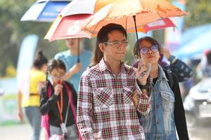 BIB: 
                            <button type="button" onclick="openModal(263299)" class="btn btn-primary btn-sm float-right btn-popup" data-toggle="modal" data-target=".modal-high-quality">
                        <i class="fas fa-shopping-cart"></i> Add to Cart
                    </button>
                                            <button type="button" onclick="isThisMe(263299, true)" class="btn btn-success btn-sm float-right btn-popup btn-isme hidden" data-toggle="tooltip" data-placement="bottom" title="นี่คือรูปของคุณใช่ไหม คลิกที่นี่เพื่อเอาเข้าอัลบั้ม">
                        <i class="fas fa-plus"></i> Add to album
                    </button>
                    <button type="button" onclick="isThisMe(263299, false)" class="btn btn-warning btn-sm float-right btn-popup btn-isnotme hidden">
                        <i class="fas fa-ban"></i> Remove from album
                    </button>