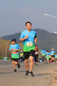 BIB: 8020
                            <button type="button" onclick="openModal(261195)" class="btn btn-primary btn-sm float-right btn-popup" data-toggle="modal" data-target=".modal-high-quality">
                        <i class="fas fa-shopping-cart"></i> Add to Cart
                    </button>
                                            <button type="button" onclick="isThisMe(261195, true)" class="btn btn-success btn-sm float-right btn-popup btn-isme hidden" data-toggle="tooltip" data-placement="bottom" title="นี่คือรูปของคุณใช่ไหม คลิกที่นี่เพื่อเอาเข้าอัลบั้ม">
                        <i class="fas fa-plus"></i> Add to album
                    </button>
                    <button type="button" onclick="isThisMe(261195, false)" class="btn btn-warning btn-sm float-right btn-popup btn-isnotme hidden">
                        <i class="fas fa-ban"></i> Remove from album
                    </button>