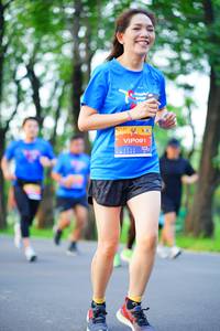 BIB: 091
                            <button type="button" onclick="openModal(5841959)" class="btn btn-primary btn-sm float-right btn-popup" data-toggle="modal" data-target=".modal-high-quality">
                        <i class="fas fa-shopping-cart"></i> Add to Cart
                    </button>
                                            <button type="button" onclick="isThisMe(5841959, true)" class="btn btn-success btn-sm float-right btn-popup btn-isme hidden" data-toggle="tooltip" data-placement="bottom" title="นี่คือรูปของคุณใช่ไหม คลิกที่นี่เพื่อเอาเข้าอัลบั้ม">
                        <i class="fas fa-plus"></i> Add to album
                    </button>
                    <button type="button" onclick="isThisMe(5841959, false)" class="btn btn-warning btn-sm float-right btn-popup btn-isnotme hidden">
                        <i class="fas fa-ban"></i> Remove from album
                    </button>