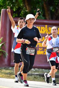 BIB: 2256, 2117
                            <button type="button" onclick="openModal(5371686)" class="btn btn-primary btn-sm float-right btn-popup" data-toggle="modal" data-target=".modal-high-quality">
                        <i class="fas fa-shopping-cart"></i> Add to Cart
                    </button>
                                            <button type="button" onclick="isThisMe(5371686, true)" class="btn btn-success btn-sm float-right btn-popup btn-isme hidden" data-toggle="tooltip" data-placement="bottom" title="นี่คือรูปของคุณใช่ไหม คลิกที่นี่เพื่อเอาเข้าอัลบั้ม">
                        <i class="fas fa-plus"></i> Add to album
                    </button>
                    <button type="button" onclick="isThisMe(5371686, false)" class="btn btn-warning btn-sm float-right btn-popup btn-isnotme hidden">
                        <i class="fas fa-ban"></i> Remove from album
                    </button>