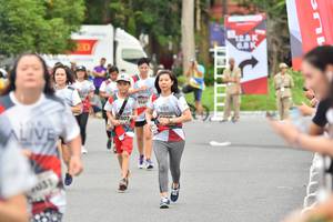 BIB: 610, 807, 031
                            <button type="button" onclick="openModal(5349126)" class="btn btn-primary btn-sm float-right btn-popup" data-toggle="modal" data-target=".modal-high-quality">
                        <i class="fas fa-shopping-cart"></i> Add to Cart
                    </button>
                                            <button type="button" onclick="isThisMe(5349126, true)" class="btn btn-success btn-sm float-right btn-popup btn-isme hidden" data-toggle="tooltip" data-placement="bottom" title="นี่คือรูปของคุณใช่ไหม คลิกที่นี่เพื่อเอาเข้าอัลบั้ม">
                        <i class="fas fa-plus"></i> Add to album
                    </button>
                    <button type="button" onclick="isThisMe(5349126, false)" class="btn btn-warning btn-sm float-right btn-popup btn-isnotme hidden">
                        <i class="fas fa-ban"></i> Remove from album
                    </button>