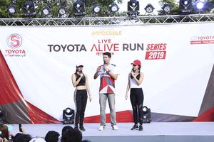 BIB: 2019
                            <button type="button" onclick="openModal(5473131)" class="btn btn-primary btn-sm float-right btn-popup" data-toggle="modal" data-target=".modal-high-quality">
                        <i class="fas fa-shopping-cart"></i> Add to Cart
                    </button>
                                            <button type="button" onclick="isThisMe(5473131, true)" class="btn btn-success btn-sm float-right btn-popup btn-isme hidden" data-toggle="tooltip" data-placement="bottom" title="นี่คือรูปของคุณใช่ไหม คลิกที่นี่เพื่อเอาเข้าอัลบั้ม">
                        <i class="fas fa-plus"></i> Add to album
                    </button>
                    <button type="button" onclick="isThisMe(5473131, false)" class="btn btn-warning btn-sm float-right btn-popup btn-isnotme hidden">
                        <i class="fas fa-ban"></i> Remove from album
                    </button>