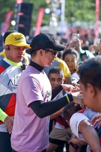 BIB: 
                            <button type="button" onclick="openModal(5453151)" class="btn btn-primary btn-sm float-right btn-popup" data-toggle="modal" data-target=".modal-high-quality">
                        <i class="fas fa-shopping-cart"></i> Add to Cart
                    </button>
                                            <button type="button" onclick="isThisMe(5453151, true)" class="btn btn-success btn-sm float-right btn-popup btn-isme hidden" data-toggle="tooltip" data-placement="bottom" title="นี่คือรูปของคุณใช่ไหม คลิกที่นี่เพื่อเอาเข้าอัลบั้ม">
                        <i class="fas fa-plus"></i> Add to album
                    </button>
                    <button type="button" onclick="isThisMe(5453151, false)" class="btn btn-warning btn-sm float-right btn-popup btn-isnotme hidden">
                        <i class="fas fa-ban"></i> Remove from album
                    </button>