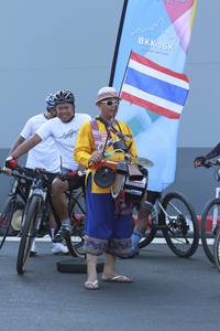 BIB: 
                            <button type="button" onclick="openModal(3439075)" class="btn btn-primary btn-sm float-right btn-popup" data-toggle="modal" data-target=".modal-high-quality">
                        <i class="fas fa-shopping-cart"></i> Add to Cart
                    </button>
                                            <button type="button" onclick="isThisMe(3439075, true)" class="btn btn-success btn-sm float-right btn-popup btn-isme hidden" data-toggle="tooltip" data-placement="bottom" title="นี่คือรูปของคุณใช่ไหม คลิกที่นี่เพื่อเอาเข้าอัลบั้ม">
                        <i class="fas fa-plus"></i> Add to album
                    </button>
                    <button type="button" onclick="isThisMe(3439075, false)" class="btn btn-warning btn-sm float-right btn-popup btn-isnotme hidden">
                        <i class="fas fa-ban"></i> Remove from album
                    </button>