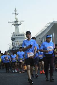 BIB: 085, 9632, 544
                            <button type="button" onclick="openModal(3439200)" class="btn btn-primary btn-sm float-right btn-popup" data-toggle="modal" data-target=".modal-high-quality">
                        <i class="fas fa-shopping-cart"></i> Add to Cart
                    </button>
                                            <button type="button" onclick="isThisMe(3439200, true)" class="btn btn-success btn-sm float-right btn-popup btn-isme hidden" data-toggle="tooltip" data-placement="bottom" title="นี่คือรูปของคุณใช่ไหม คลิกที่นี่เพื่อเอาเข้าอัลบั้ม">
                        <i class="fas fa-plus"></i> Add to album
                    </button>
                    <button type="button" onclick="isThisMe(3439200, false)" class="btn btn-warning btn-sm float-right btn-popup btn-isnotme hidden">
                        <i class="fas fa-ban"></i> Remove from album
                    </button>