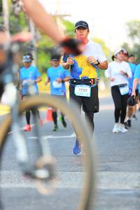 BIB: 7233
                            <button type="button" onclick="openModal(3211265)" class="btn btn-primary btn-sm float-right btn-popup" data-toggle="modal" data-target=".modal-high-quality">
                        <i class="fas fa-shopping-cart"></i> Add to Cart
                    </button>
                                            <button type="button" onclick="isThisMe(3211265, true)" class="btn btn-success btn-sm float-right btn-popup btn-isme hidden" data-toggle="tooltip" data-placement="bottom" title="นี่คือรูปของคุณใช่ไหม คลิกที่นี่เพื่อเอาเข้าอัลบั้ม">
                        <i class="fas fa-plus"></i> Add to album
                    </button>
                    <button type="button" onclick="isThisMe(3211265, false)" class="btn btn-warning btn-sm float-right btn-popup btn-isnotme hidden">
                        <i class="fas fa-ban"></i> Remove from album
                    </button>