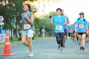 BIB: 9384, 322, 8596
                            <button type="button" onclick="openModal(3367619)" class="btn btn-primary btn-sm float-right btn-popup" data-toggle="modal" data-target=".modal-high-quality">
                        <i class="fas fa-shopping-cart"></i> Add to Cart
                    </button>
                                            <button type="button" onclick="isThisMe(3367619, true)" class="btn btn-success btn-sm float-right btn-popup btn-isme hidden" data-toggle="tooltip" data-placement="bottom" title="นี่คือรูปของคุณใช่ไหม คลิกที่นี่เพื่อเอาเข้าอัลบั้ม">
                        <i class="fas fa-plus"></i> Add to album
                    </button>
                    <button type="button" onclick="isThisMe(3367619, false)" class="btn btn-warning btn-sm float-right btn-popup btn-isnotme hidden">
                        <i class="fas fa-ban"></i> Remove from album
                    </button>