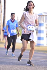 BIB: 6530
                            <button type="button" onclick="openModal(3107950)" class="btn btn-primary btn-sm float-right btn-popup" data-toggle="modal" data-target=".modal-high-quality">
                        <i class="fas fa-shopping-cart"></i> Add to Cart
                    </button>
                                            <button type="button" onclick="isThisMe(3107950, true)" class="btn btn-success btn-sm float-right btn-popup btn-isme hidden" data-toggle="tooltip" data-placement="bottom" title="นี่คือรูปของคุณใช่ไหม คลิกที่นี่เพื่อเอาเข้าอัลบั้ม">
                        <i class="fas fa-plus"></i> Add to album
                    </button>
                    <button type="button" onclick="isThisMe(3107950, false)" class="btn btn-warning btn-sm float-right btn-popup btn-isnotme hidden">
                        <i class="fas fa-ban"></i> Remove from album
                    </button>