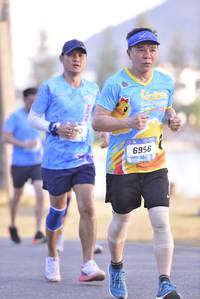 BIB: 6956
                            <button type="button" onclick="openModal(3106784)" class="btn btn-primary btn-sm float-right btn-popup" data-toggle="modal" data-target=".modal-high-quality">
                        <i class="fas fa-shopping-cart"></i> Add to Cart
                    </button>
                                            <button type="button" onclick="isThisMe(3106784, true)" class="btn btn-success btn-sm float-right btn-popup btn-isme hidden" data-toggle="tooltip" data-placement="bottom" title="นี่คือรูปของคุณใช่ไหม คลิกที่นี่เพื่อเอาเข้าอัลบั้ม">
                        <i class="fas fa-plus"></i> Add to album
                    </button>
                    <button type="button" onclick="isThisMe(3106784, false)" class="btn btn-warning btn-sm float-right btn-popup btn-isnotme hidden">
                        <i class="fas fa-ban"></i> Remove from album
                    </button>