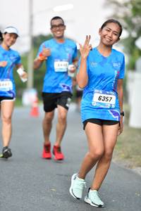 BIB: 6357
                            <button type="button" onclick="openModal(3300526)" class="btn btn-primary btn-sm float-right btn-popup" data-toggle="modal" data-target=".modal-high-quality">
                        <i class="fas fa-shopping-cart"></i> Add to Cart
                    </button>
                                            <button type="button" onclick="isThisMe(3300526, true)" class="btn btn-success btn-sm float-right btn-popup btn-isme hidden" data-toggle="tooltip" data-placement="bottom" title="นี่คือรูปของคุณใช่ไหม คลิกที่นี่เพื่อเอาเข้าอัลบั้ม">
                        <i class="fas fa-plus"></i> Add to album
                    </button>
                    <button type="button" onclick="isThisMe(3300526, false)" class="btn btn-warning btn-sm float-right btn-popup btn-isnotme hidden">
                        <i class="fas fa-ban"></i> Remove from album
                    </button>