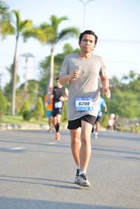 BIB: 6200
                            <button type="button" onclick="openModal(3130825)" class="btn btn-primary btn-sm float-right btn-popup" data-toggle="modal" data-target=".modal-high-quality">
                        <i class="fas fa-shopping-cart"></i> Add to Cart
                    </button>
                                            <button type="button" onclick="isThisMe(3130825, true)" class="btn btn-success btn-sm float-right btn-popup btn-isme hidden" data-toggle="tooltip" data-placement="bottom" title="นี่คือรูปของคุณใช่ไหม คลิกที่นี่เพื่อเอาเข้าอัลบั้ม">
                        <i class="fas fa-plus"></i> Add to album
                    </button>
                    <button type="button" onclick="isThisMe(3130825, false)" class="btn btn-warning btn-sm float-right btn-popup btn-isnotme hidden">
                        <i class="fas fa-ban"></i> Remove from album
                    </button>