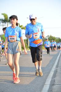 BIB: 887, 8096
                            <button type="button" onclick="openModal(3163594)" class="btn btn-primary btn-sm float-right btn-popup" data-toggle="modal" data-target=".modal-high-quality">
                        <i class="fas fa-shopping-cart"></i> Add to Cart
                    </button>
                                            <button type="button" onclick="isThisMe(3163594, true)" class="btn btn-success btn-sm float-right btn-popup btn-isme hidden" data-toggle="tooltip" data-placement="bottom" title="นี่คือรูปของคุณใช่ไหม คลิกที่นี่เพื่อเอาเข้าอัลบั้ม">
                        <i class="fas fa-plus"></i> Add to album
                    </button>
                    <button type="button" onclick="isThisMe(3163594, false)" class="btn btn-warning btn-sm float-right btn-popup btn-isnotme hidden">
                        <i class="fas fa-ban"></i> Remove from album
                    </button>