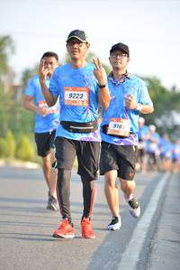 BIB: 9223, 910
                            <button type="button" onclick="openModal(3148835)" class="btn btn-primary btn-sm float-right btn-popup" data-toggle="modal" data-target=".modal-high-quality">
                        <i class="fas fa-shopping-cart"></i> Add to Cart
                    </button>
                                            <button type="button" onclick="isThisMe(3148835, true)" class="btn btn-success btn-sm float-right btn-popup btn-isme hidden" data-toggle="tooltip" data-placement="bottom" title="นี่คือรูปของคุณใช่ไหม คลิกที่นี่เพื่อเอาเข้าอัลบั้ม">
                        <i class="fas fa-plus"></i> Add to album
                    </button>
                    <button type="button" onclick="isThisMe(3148835, false)" class="btn btn-warning btn-sm float-right btn-popup btn-isnotme hidden">
                        <i class="fas fa-ban"></i> Remove from album
                    </button>