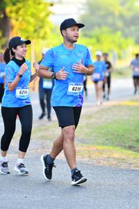 BIB: 6214, 6215
                            <button type="button" onclick="openModal(3108261)" class="btn btn-primary btn-sm float-right btn-popup" data-toggle="modal" data-target=".modal-high-quality">
                        <i class="fas fa-shopping-cart"></i> Add to Cart
                    </button>
                                            <button type="button" onclick="isThisMe(3108261, true)" class="btn btn-success btn-sm float-right btn-popup btn-isme hidden" data-toggle="tooltip" data-placement="bottom" title="นี่คือรูปของคุณใช่ไหม คลิกที่นี่เพื่อเอาเข้าอัลบั้ม">
                        <i class="fas fa-plus"></i> Add to album
                    </button>
                    <button type="button" onclick="isThisMe(3108261, false)" class="btn btn-warning btn-sm float-right btn-popup btn-isnotme hidden">
                        <i class="fas fa-ban"></i> Remove from album
                    </button>