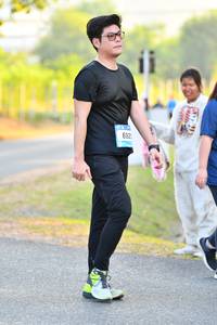 BIB: 632
                            <button type="button" onclick="openModal(3109553)" class="btn btn-primary btn-sm float-right btn-popup" data-toggle="modal" data-target=".modal-high-quality">
                        <i class="fas fa-shopping-cart"></i> Add to Cart
                    </button>
                                            <button type="button" onclick="isThisMe(3109553, true)" class="btn btn-success btn-sm float-right btn-popup btn-isme hidden" data-toggle="tooltip" data-placement="bottom" title="นี่คือรูปของคุณใช่ไหม คลิกที่นี่เพื่อเอาเข้าอัลบั้ม">
                        <i class="fas fa-plus"></i> Add to album
                    </button>
                    <button type="button" onclick="isThisMe(3109553, false)" class="btn btn-warning btn-sm float-right btn-popup btn-isnotme hidden">
                        <i class="fas fa-ban"></i> Remove from album
                    </button>