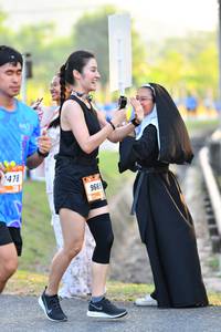 BIB: 478
                            <button type="button" onclick="openModal(3093593)" class="btn btn-primary btn-sm float-right btn-popup" data-toggle="modal" data-target=".modal-high-quality">
                        <i class="fas fa-shopping-cart"></i> Add to Cart
                    </button>
                                            <button type="button" onclick="isThisMe(3093593, true)" class="btn btn-success btn-sm float-right btn-popup btn-isme hidden" data-toggle="tooltip" data-placement="bottom" title="นี่คือรูปของคุณใช่ไหม คลิกที่นี่เพื่อเอาเข้าอัลบั้ม">
                        <i class="fas fa-plus"></i> Add to album
                    </button>
                    <button type="button" onclick="isThisMe(3093593, false)" class="btn btn-warning btn-sm float-right btn-popup btn-isnotme hidden">
                        <i class="fas fa-ban"></i> Remove from album
                    </button>