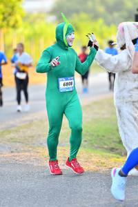 BIB: 6808
                            <button type="button" onclick="openModal(3089114)" class="btn btn-primary btn-sm float-right btn-popup" data-toggle="modal" data-target=".modal-high-quality">
                        <i class="fas fa-shopping-cart"></i> Add to Cart
                    </button>
                                            <button type="button" onclick="isThisMe(3089114, true)" class="btn btn-success btn-sm float-right btn-popup btn-isme hidden" data-toggle="tooltip" data-placement="bottom" title="นี่คือรูปของคุณใช่ไหม คลิกที่นี่เพื่อเอาเข้าอัลบั้ม">
                        <i class="fas fa-plus"></i> Add to album
                    </button>
                    <button type="button" onclick="isThisMe(3089114, false)" class="btn btn-warning btn-sm float-right btn-popup btn-isnotme hidden">
                        <i class="fas fa-ban"></i> Remove from album
                    </button>