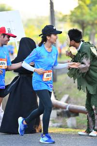 BIB: 8833
                            <button type="button" onclick="openModal(3092787)" class="btn btn-primary btn-sm float-right btn-popup" data-toggle="modal" data-target=".modal-high-quality">
                        <i class="fas fa-shopping-cart"></i> Add to Cart
                    </button>
                                            <button type="button" onclick="isThisMe(3092787, true)" class="btn btn-success btn-sm float-right btn-popup btn-isme hidden" data-toggle="tooltip" data-placement="bottom" title="นี่คือรูปของคุณใช่ไหม คลิกที่นี่เพื่อเอาเข้าอัลบั้ม">
                        <i class="fas fa-plus"></i> Add to album
                    </button>
                    <button type="button" onclick="isThisMe(3092787, false)" class="btn btn-warning btn-sm float-right btn-popup btn-isnotme hidden">
                        <i class="fas fa-ban"></i> Remove from album
                    </button>