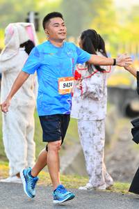 BIB: 9424
                            <button type="button" onclick="openModal(3089909)" class="btn btn-primary btn-sm float-right btn-popup" data-toggle="modal" data-target=".modal-high-quality">
                        <i class="fas fa-shopping-cart"></i> Add to Cart
                    </button>
                                            <button type="button" onclick="isThisMe(3089909, true)" class="btn btn-success btn-sm float-right btn-popup btn-isme hidden" data-toggle="tooltip" data-placement="bottom" title="นี่คือรูปของคุณใช่ไหม คลิกที่นี่เพื่อเอาเข้าอัลบั้ม">
                        <i class="fas fa-plus"></i> Add to album
                    </button>
                    <button type="button" onclick="isThisMe(3089909, false)" class="btn btn-warning btn-sm float-right btn-popup btn-isnotme hidden">
                        <i class="fas fa-ban"></i> Remove from album
                    </button>