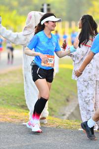 BIB: 257
                            <button type="button" onclick="openModal(3089765)" class="btn btn-primary btn-sm float-right btn-popup" data-toggle="modal" data-target=".modal-high-quality">
                        <i class="fas fa-shopping-cart"></i> Add to Cart
                    </button>
                                            <button type="button" onclick="isThisMe(3089765, true)" class="btn btn-success btn-sm float-right btn-popup btn-isme hidden" data-toggle="tooltip" data-placement="bottom" title="นี่คือรูปของคุณใช่ไหม คลิกที่นี่เพื่อเอาเข้าอัลบั้ม">
                        <i class="fas fa-plus"></i> Add to album
                    </button>
                    <button type="button" onclick="isThisMe(3089765, false)" class="btn btn-warning btn-sm float-right btn-popup btn-isnotme hidden">
                        <i class="fas fa-ban"></i> Remove from album
                    </button>