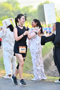 BIB: 9669
                            <button type="button" onclick="openModal(3093536)" class="btn btn-primary btn-sm float-right btn-popup" data-toggle="modal" data-target=".modal-high-quality">
                        <i class="fas fa-shopping-cart"></i> Add to Cart
                    </button>
                                            <button type="button" onclick="isThisMe(3093536, true)" class="btn btn-success btn-sm float-right btn-popup btn-isme hidden" data-toggle="tooltip" data-placement="bottom" title="นี่คือรูปของคุณใช่ไหม คลิกที่นี่เพื่อเอาเข้าอัลบั้ม">
                        <i class="fas fa-plus"></i> Add to album
                    </button>
                    <button type="button" onclick="isThisMe(3093536, false)" class="btn btn-warning btn-sm float-right btn-popup btn-isnotme hidden">
                        <i class="fas fa-ban"></i> Remove from album
                    </button>