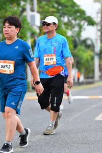 BIB: 8870, 9853
                            <button type="button" onclick="openModal(3125131)" class="btn btn-primary btn-sm float-right btn-popup" data-toggle="modal" data-target=".modal-high-quality">
                        <i class="fas fa-shopping-cart"></i> Add to Cart
                    </button>
                                            <button type="button" onclick="isThisMe(3125131, true)" class="btn btn-success btn-sm float-right btn-popup btn-isme hidden" data-toggle="tooltip" data-placement="bottom" title="นี่คือรูปของคุณใช่ไหม คลิกที่นี่เพื่อเอาเข้าอัลบั้ม">
                        <i class="fas fa-plus"></i> Add to album
                    </button>
                    <button type="button" onclick="isThisMe(3125131, false)" class="btn btn-warning btn-sm float-right btn-popup btn-isnotme hidden">
                        <i class="fas fa-ban"></i> Remove from album
                    </button>