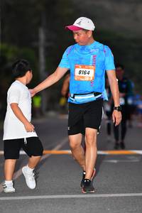 BIB: 8164
                            <button type="button" onclick="openModal(3090187)" class="btn btn-primary btn-sm float-right btn-popup" data-toggle="modal" data-target=".modal-high-quality">
                        <i class="fas fa-shopping-cart"></i> Add to Cart
                    </button>
                                            <button type="button" onclick="isThisMe(3090187, true)" class="btn btn-success btn-sm float-right btn-popup btn-isme hidden" data-toggle="tooltip" data-placement="bottom" title="นี่คือรูปของคุณใช่ไหม คลิกที่นี่เพื่อเอาเข้าอัลบั้ม">
                        <i class="fas fa-plus"></i> Add to album
                    </button>
                    <button type="button" onclick="isThisMe(3090187, false)" class="btn btn-warning btn-sm float-right btn-popup btn-isnotme hidden">
                        <i class="fas fa-ban"></i> Remove from album
                    </button>