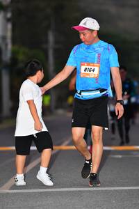 BIB: 8164
                            <button type="button" onclick="openModal(3090191)" class="btn btn-primary btn-sm float-right btn-popup" data-toggle="modal" data-target=".modal-high-quality">
                        <i class="fas fa-shopping-cart"></i> Add to Cart
                    </button>
                                            <button type="button" onclick="isThisMe(3090191, true)" class="btn btn-success btn-sm float-right btn-popup btn-isme hidden" data-toggle="tooltip" data-placement="bottom" title="นี่คือรูปของคุณใช่ไหม คลิกที่นี่เพื่อเอาเข้าอัลบั้ม">
                        <i class="fas fa-plus"></i> Add to album
                    </button>
                    <button type="button" onclick="isThisMe(3090191, false)" class="btn btn-warning btn-sm float-right btn-popup btn-isnotme hidden">
                        <i class="fas fa-ban"></i> Remove from album
                    </button>