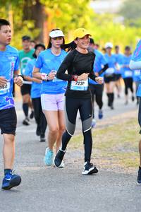 BIB: 7230
                            <button type="button" onclick="openModal(3096223)" class="btn btn-primary btn-sm float-right btn-popup" data-toggle="modal" data-target=".modal-high-quality">
                        <i class="fas fa-shopping-cart"></i> Add to Cart
                    </button>
                                            <button type="button" onclick="isThisMe(3096223, true)" class="btn btn-success btn-sm float-right btn-popup btn-isme hidden" data-toggle="tooltip" data-placement="bottom" title="นี่คือรูปของคุณใช่ไหม คลิกที่นี่เพื่อเอาเข้าอัลบั้ม">
                        <i class="fas fa-plus"></i> Add to album
                    </button>
                    <button type="button" onclick="isThisMe(3096223, false)" class="btn btn-warning btn-sm float-right btn-popup btn-isnotme hidden">
                        <i class="fas fa-ban"></i> Remove from album
                    </button>