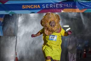 BIB: 679
                            <button type="button" onclick="openModal(3130284)" class="btn btn-primary btn-sm float-right btn-popup" data-toggle="modal" data-target=".modal-high-quality">
                        <i class="fas fa-shopping-cart"></i> Add to Cart
                    </button>
                                            <button type="button" onclick="isThisMe(3130284, true)" class="btn btn-success btn-sm float-right btn-popup btn-isme hidden" data-toggle="tooltip" data-placement="bottom" title="นี่คือรูปของคุณใช่ไหม คลิกที่นี่เพื่อเอาเข้าอัลบั้ม">
                        <i class="fas fa-plus"></i> Add to album
                    </button>
                    <button type="button" onclick="isThisMe(3130284, false)" class="btn btn-warning btn-sm float-right btn-popup btn-isnotme hidden">
                        <i class="fas fa-ban"></i> Remove from album
                    </button>