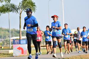 BIB: 6268, 418
                            <button type="button" onclick="openModal(3089426)" class="btn btn-primary btn-sm float-right btn-popup" data-toggle="modal" data-target=".modal-high-quality">
                        <i class="fas fa-shopping-cart"></i> Add to Cart
                    </button>
                                            <button type="button" onclick="isThisMe(3089426, true)" class="btn btn-success btn-sm float-right btn-popup btn-isme hidden" data-toggle="tooltip" data-placement="bottom" title="นี่คือรูปของคุณใช่ไหม คลิกที่นี่เพื่อเอาเข้าอัลบั้ม">
                        <i class="fas fa-plus"></i> Add to album
                    </button>
                    <button type="button" onclick="isThisMe(3089426, false)" class="btn btn-warning btn-sm float-right btn-popup btn-isnotme hidden">
                        <i class="fas fa-ban"></i> Remove from album
                    </button>