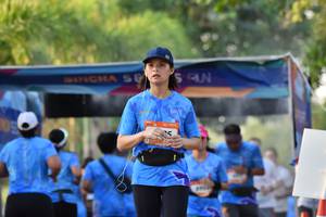 BIB: 
                            <button type="button" onclick="openModal(3091573)" class="btn btn-primary btn-sm float-right btn-popup" data-toggle="modal" data-target=".modal-high-quality">
                        <i class="fas fa-shopping-cart"></i> Add to Cart
                    </button>
                                            <button type="button" onclick="isThisMe(3091573, true)" class="btn btn-success btn-sm float-right btn-popup btn-isme hidden" data-toggle="tooltip" data-placement="bottom" title="นี่คือรูปของคุณใช่ไหม คลิกที่นี่เพื่อเอาเข้าอัลบั้ม">
                        <i class="fas fa-plus"></i> Add to album
                    </button>
                    <button type="button" onclick="isThisMe(3091573, false)" class="btn btn-warning btn-sm float-right btn-popup btn-isnotme hidden">
                        <i class="fas fa-ban"></i> Remove from album
                    </button>