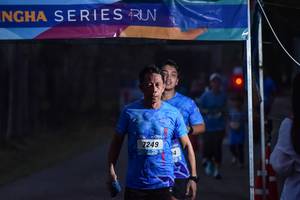 BIB: 7249
                            <button type="button" onclick="openModal(3129981)" class="btn btn-primary btn-sm float-right btn-popup" data-toggle="modal" data-target=".modal-high-quality">
                        <i class="fas fa-shopping-cart"></i> Add to Cart
                    </button>
                                            <button type="button" onclick="isThisMe(3129981, true)" class="btn btn-success btn-sm float-right btn-popup btn-isme hidden" data-toggle="tooltip" data-placement="bottom" title="นี่คือรูปของคุณใช่ไหม คลิกที่นี่เพื่อเอาเข้าอัลบั้ม">
                        <i class="fas fa-plus"></i> Add to album
                    </button>
                    <button type="button" onclick="isThisMe(3129981, false)" class="btn btn-warning btn-sm float-right btn-popup btn-isnotme hidden">
                        <i class="fas fa-ban"></i> Remove from album
                    </button>