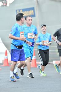 BIB: 641, 9864
                            <button type="button" onclick="openModal(3518698)" class="btn btn-primary btn-sm float-right btn-popup" data-toggle="modal" data-target=".modal-high-quality">
                        <i class="fas fa-shopping-cart"></i> Add to Cart
                    </button>
                                            <button type="button" onclick="isThisMe(3518698, true)" class="btn btn-success btn-sm float-right btn-popup btn-isme hidden" data-toggle="tooltip" data-placement="bottom" title="นี่คือรูปของคุณใช่ไหม คลิกที่นี่เพื่อเอาเข้าอัลบั้ม">
                        <i class="fas fa-plus"></i> Add to album
                    </button>
                    <button type="button" onclick="isThisMe(3518698, false)" class="btn btn-warning btn-sm float-right btn-popup btn-isnotme hidden">
                        <i class="fas fa-ban"></i> Remove from album
                    </button>