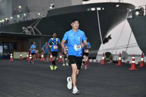 BIB: 6722
                            <button type="button" onclick="openModal(3518987)" class="btn btn-primary btn-sm float-right btn-popup" data-toggle="modal" data-target=".modal-high-quality">
                        <i class="fas fa-shopping-cart"></i> Add to Cart
                    </button>
                                            <button type="button" onclick="isThisMe(3518987, true)" class="btn btn-success btn-sm float-right btn-popup btn-isme hidden" data-toggle="tooltip" data-placement="bottom" title="นี่คือรูปของคุณใช่ไหม คลิกที่นี่เพื่อเอาเข้าอัลบั้ม">
                        <i class="fas fa-plus"></i> Add to album
                    </button>
                    <button type="button" onclick="isThisMe(3518987, false)" class="btn btn-warning btn-sm float-right btn-popup btn-isnotme hidden">
                        <i class="fas fa-ban"></i> Remove from album
                    </button>