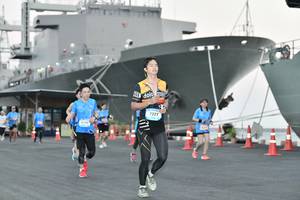 BIB: 227
                            <button type="button" onclick="openModal(3518941)" class="btn btn-primary btn-sm float-right btn-popup" data-toggle="modal" data-target=".modal-high-quality">
                        <i class="fas fa-shopping-cart"></i> Add to Cart
                    </button>
                                            <button type="button" onclick="isThisMe(3518941, true)" class="btn btn-success btn-sm float-right btn-popup btn-isme hidden" data-toggle="tooltip" data-placement="bottom" title="นี่คือรูปของคุณใช่ไหม คลิกที่นี่เพื่อเอาเข้าอัลบั้ม">
                        <i class="fas fa-plus"></i> Add to album
                    </button>
                    <button type="button" onclick="isThisMe(3518941, false)" class="btn btn-warning btn-sm float-right btn-popup btn-isnotme hidden">
                        <i class="fas fa-ban"></i> Remove from album
                    </button>