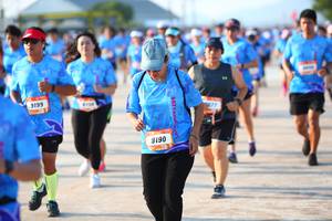 BIB: 9199, 9190
                            <button type="button" onclick="openModal(3155184)" class="btn btn-primary btn-sm float-right btn-popup" data-toggle="modal" data-target=".modal-high-quality">
                        <i class="fas fa-shopping-cart"></i> Add to Cart
                    </button>
                                            <button type="button" onclick="isThisMe(3155184, true)" class="btn btn-success btn-sm float-right btn-popup btn-isme hidden" data-toggle="tooltip" data-placement="bottom" title="นี่คือรูปของคุณใช่ไหม คลิกที่นี่เพื่อเอาเข้าอัลบั้ม">
                        <i class="fas fa-plus"></i> Add to album
                    </button>
                    <button type="button" onclick="isThisMe(3155184, false)" class="btn btn-warning btn-sm float-right btn-popup btn-isnotme hidden">
                        <i class="fas fa-ban"></i> Remove from album
                    </button>