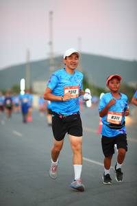 BIB: 312, 8311
                            <button type="button" onclick="openModal(3185879)" class="btn btn-primary btn-sm float-right btn-popup" data-toggle="modal" data-target=".modal-high-quality">
                        <i class="fas fa-shopping-cart"></i> Add to Cart
                    </button>
                                            <button type="button" onclick="isThisMe(3185879, true)" class="btn btn-success btn-sm float-right btn-popup btn-isme hidden" data-toggle="tooltip" data-placement="bottom" title="นี่คือรูปของคุณใช่ไหม คลิกที่นี่เพื่อเอาเข้าอัลบั้ม">
                        <i class="fas fa-plus"></i> Add to album
                    </button>
                    <button type="button" onclick="isThisMe(3185879, false)" class="btn btn-warning btn-sm float-right btn-popup btn-isnotme hidden">
                        <i class="fas fa-ban"></i> Remove from album
                    </button>