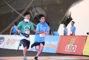 BIB: 5589
                            <button type="button" onclick="openModal(3363420)" class="btn btn-primary btn-sm float-right btn-popup" data-toggle="modal" data-target=".modal-high-quality">
                        <i class="fas fa-shopping-cart"></i> Add to Cart
                    </button>
                                            <button type="button" onclick="isThisMe(3363420, true)" class="btn btn-success btn-sm float-right btn-popup btn-isme hidden" data-toggle="tooltip" data-placement="bottom" title="นี่คือรูปของคุณใช่ไหม คลิกที่นี่เพื่อเอาเข้าอัลบั้ม">
                        <i class="fas fa-plus"></i> Add to album
                    </button>
                    <button type="button" onclick="isThisMe(3363420, false)" class="btn btn-warning btn-sm float-right btn-popup btn-isnotme hidden">
                        <i class="fas fa-ban"></i> Remove from album
                    </button>