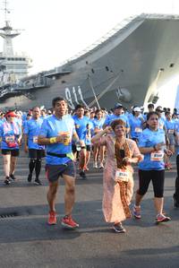 BIB: 8148, 958
                            <button type="button" onclick="openModal(3346471)" class="btn btn-primary btn-sm float-right btn-popup" data-toggle="modal" data-target=".modal-high-quality">
                        <i class="fas fa-shopping-cart"></i> Add to Cart
                    </button>
                                            <button type="button" onclick="isThisMe(3346471, true)" class="btn btn-success btn-sm float-right btn-popup btn-isme hidden" data-toggle="tooltip" data-placement="bottom" title="นี่คือรูปของคุณใช่ไหม คลิกที่นี่เพื่อเอาเข้าอัลบั้ม">
                        <i class="fas fa-plus"></i> Add to album
                    </button>
                    <button type="button" onclick="isThisMe(3346471, false)" class="btn btn-warning btn-sm float-right btn-popup btn-isnotme hidden">
                        <i class="fas fa-ban"></i> Remove from album
                    </button>