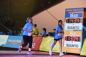 BIB: 923
                            <button type="button" onclick="openModal(3367969)" class="btn btn-primary btn-sm float-right btn-popup" data-toggle="modal" data-target=".modal-high-quality">
                        <i class="fas fa-shopping-cart"></i> Add to Cart
                    </button>
                                            <button type="button" onclick="isThisMe(3367969, true)" class="btn btn-success btn-sm float-right btn-popup btn-isme hidden" data-toggle="tooltip" data-placement="bottom" title="นี่คือรูปของคุณใช่ไหม คลิกที่นี่เพื่อเอาเข้าอัลบั้ม">
                        <i class="fas fa-plus"></i> Add to album
                    </button>
                    <button type="button" onclick="isThisMe(3367969, false)" class="btn btn-warning btn-sm float-right btn-popup btn-isnotme hidden">
                        <i class="fas fa-ban"></i> Remove from album
                    </button>