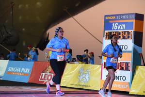 BIB: 828, 9239
                            <button type="button" onclick="openModal(3367977)" class="btn btn-primary btn-sm float-right btn-popup" data-toggle="modal" data-target=".modal-high-quality">
                        <i class="fas fa-shopping-cart"></i> Add to Cart
                    </button>
                                            <button type="button" onclick="isThisMe(3367977, true)" class="btn btn-success btn-sm float-right btn-popup btn-isme hidden" data-toggle="tooltip" data-placement="bottom" title="นี่คือรูปของคุณใช่ไหม คลิกที่นี่เพื่อเอาเข้าอัลบั้ม">
                        <i class="fas fa-plus"></i> Add to album
                    </button>
                    <button type="button" onclick="isThisMe(3367977, false)" class="btn btn-warning btn-sm float-right btn-popup btn-isnotme hidden">
                        <i class="fas fa-ban"></i> Remove from album
                    </button>