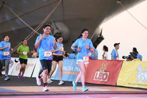 BIB: 9888
                            <button type="button" onclick="openModal(3363632)" class="btn btn-primary btn-sm float-right btn-popup" data-toggle="modal" data-target=".modal-high-quality">
                        <i class="fas fa-shopping-cart"></i> Add to Cart
                    </button>
                                            <button type="button" onclick="isThisMe(3363632, true)" class="btn btn-success btn-sm float-right btn-popup btn-isme hidden" data-toggle="tooltip" data-placement="bottom" title="นี่คือรูปของคุณใช่ไหม คลิกที่นี่เพื่อเอาเข้าอัลบั้ม">
                        <i class="fas fa-plus"></i> Add to album
                    </button>
                    <button type="button" onclick="isThisMe(3363632, false)" class="btn btn-warning btn-sm float-right btn-popup btn-isnotme hidden">
                        <i class="fas fa-ban"></i> Remove from album
                    </button>