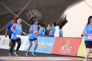 BIB: 942
                            <button type="button" onclick="openModal(3363535)" class="btn btn-primary btn-sm float-right btn-popup" data-toggle="modal" data-target=".modal-high-quality">
                        <i class="fas fa-shopping-cart"></i> Add to Cart
                    </button>
                                            <button type="button" onclick="isThisMe(3363535, true)" class="btn btn-success btn-sm float-right btn-popup btn-isme hidden" data-toggle="tooltip" data-placement="bottom" title="นี่คือรูปของคุณใช่ไหม คลิกที่นี่เพื่อเอาเข้าอัลบั้ม">
                        <i class="fas fa-plus"></i> Add to album
                    </button>
                    <button type="button" onclick="isThisMe(3363535, false)" class="btn btn-warning btn-sm float-right btn-popup btn-isnotme hidden">
                        <i class="fas fa-ban"></i> Remove from album
                    </button>