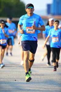 BIB: 864
                            <button type="button" onclick="openModal(3165724)" class="btn btn-primary btn-sm float-right btn-popup" data-toggle="modal" data-target=".modal-high-quality">
                        <i class="fas fa-shopping-cart"></i> Add to Cart
                    </button>
                                            <button type="button" onclick="isThisMe(3165724, true)" class="btn btn-success btn-sm float-right btn-popup btn-isme hidden" data-toggle="tooltip" data-placement="bottom" title="นี่คือรูปของคุณใช่ไหม คลิกที่นี่เพื่อเอาเข้าอัลบั้ม">
                        <i class="fas fa-plus"></i> Add to album
                    </button>
                    <button type="button" onclick="isThisMe(3165724, false)" class="btn btn-warning btn-sm float-right btn-popup btn-isnotme hidden">
                        <i class="fas fa-ban"></i> Remove from album
                    </button>