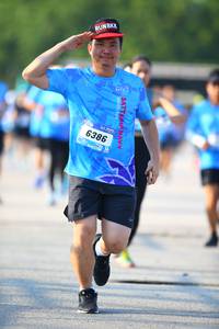 BIB: 6386
                            <button type="button" onclick="openModal(3092226)" class="btn btn-primary btn-sm float-right btn-popup" data-toggle="modal" data-target=".modal-high-quality">
                        <i class="fas fa-shopping-cart"></i> Add to Cart
                    </button>
                                            <button type="button" onclick="isThisMe(3092226, true)" class="btn btn-success btn-sm float-right btn-popup btn-isme hidden" data-toggle="tooltip" data-placement="bottom" title="นี่คือรูปของคุณใช่ไหม คลิกที่นี่เพื่อเอาเข้าอัลบั้ม">
                        <i class="fas fa-plus"></i> Add to album
                    </button>
                    <button type="button" onclick="isThisMe(3092226, false)" class="btn btn-warning btn-sm float-right btn-popup btn-isnotme hidden">
                        <i class="fas fa-ban"></i> Remove from album
                    </button>