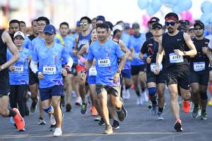 BIB: 6747, 6562, 732, 6363, 6026
                            <button type="button" onclick="openModal(3462037)" class="btn btn-primary btn-sm float-right btn-popup" data-toggle="modal" data-target=".modal-high-quality">
                        <i class="fas fa-shopping-cart"></i> Add to Cart
                    </button>
                                            <button type="button" onclick="isThisMe(3462037, true)" class="btn btn-success btn-sm float-right btn-popup btn-isme hidden" data-toggle="tooltip" data-placement="bottom" title="นี่คือรูปของคุณใช่ไหม คลิกที่นี่เพื่อเอาเข้าอัลบั้ม">
                        <i class="fas fa-plus"></i> Add to album
                    </button>
                    <button type="button" onclick="isThisMe(3462037, false)" class="btn btn-warning btn-sm float-right btn-popup btn-isnotme hidden">
                        <i class="fas fa-ban"></i> Remove from album
                    </button>